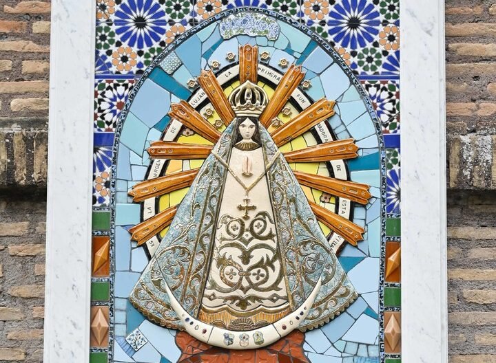 La Virgen de Luján se encuentra en los jardines del Vaticano