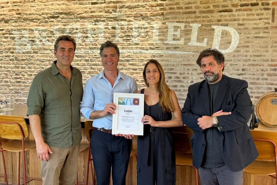 El Intendente distinguió a Brightfield Whisky como Empresa Embajadora de Luján